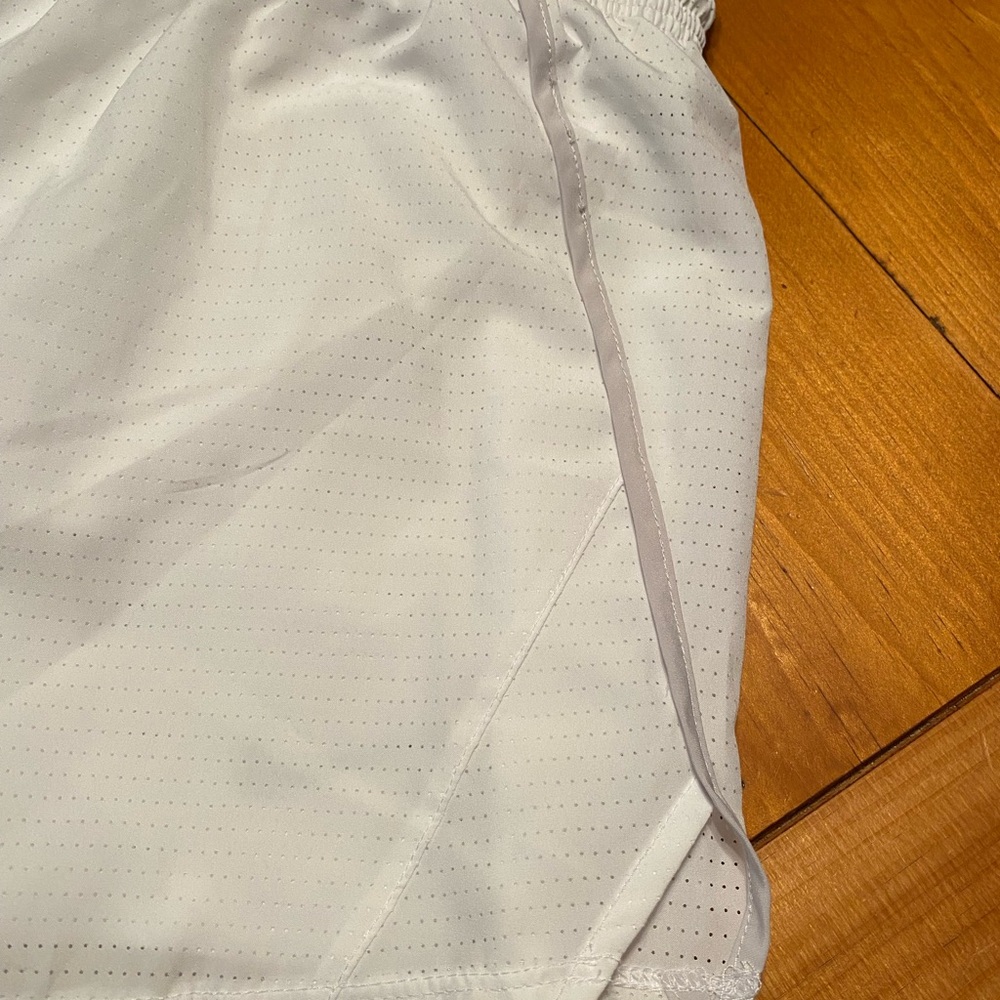 Nike - Picture 5 of 5